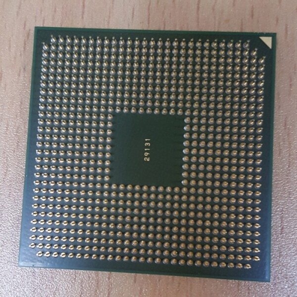 액정도매(LCD도매),중고CPU SMS3000BQX2LF AMD Sempron 3000+ 1.8GHz 노트북CPU중고